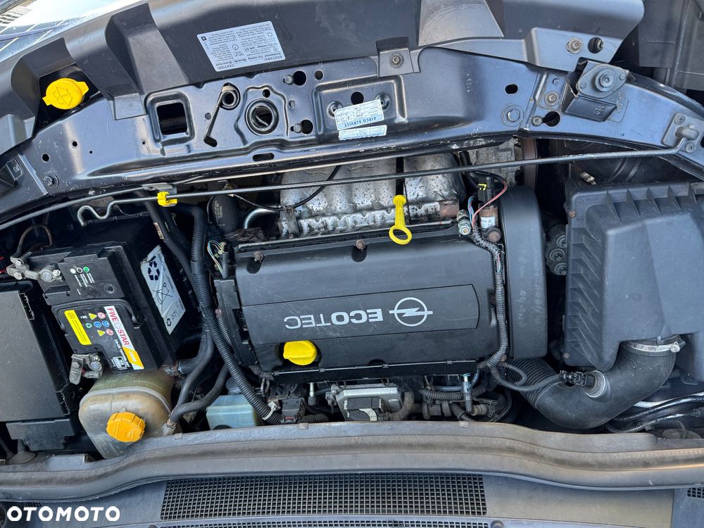 Opel Zafira 1.8 Cosmo - 8