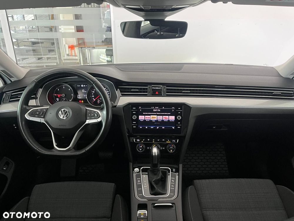 Volkswagen Passat - 20