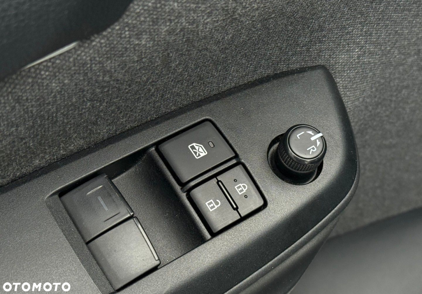 Toyota Yaris - 24