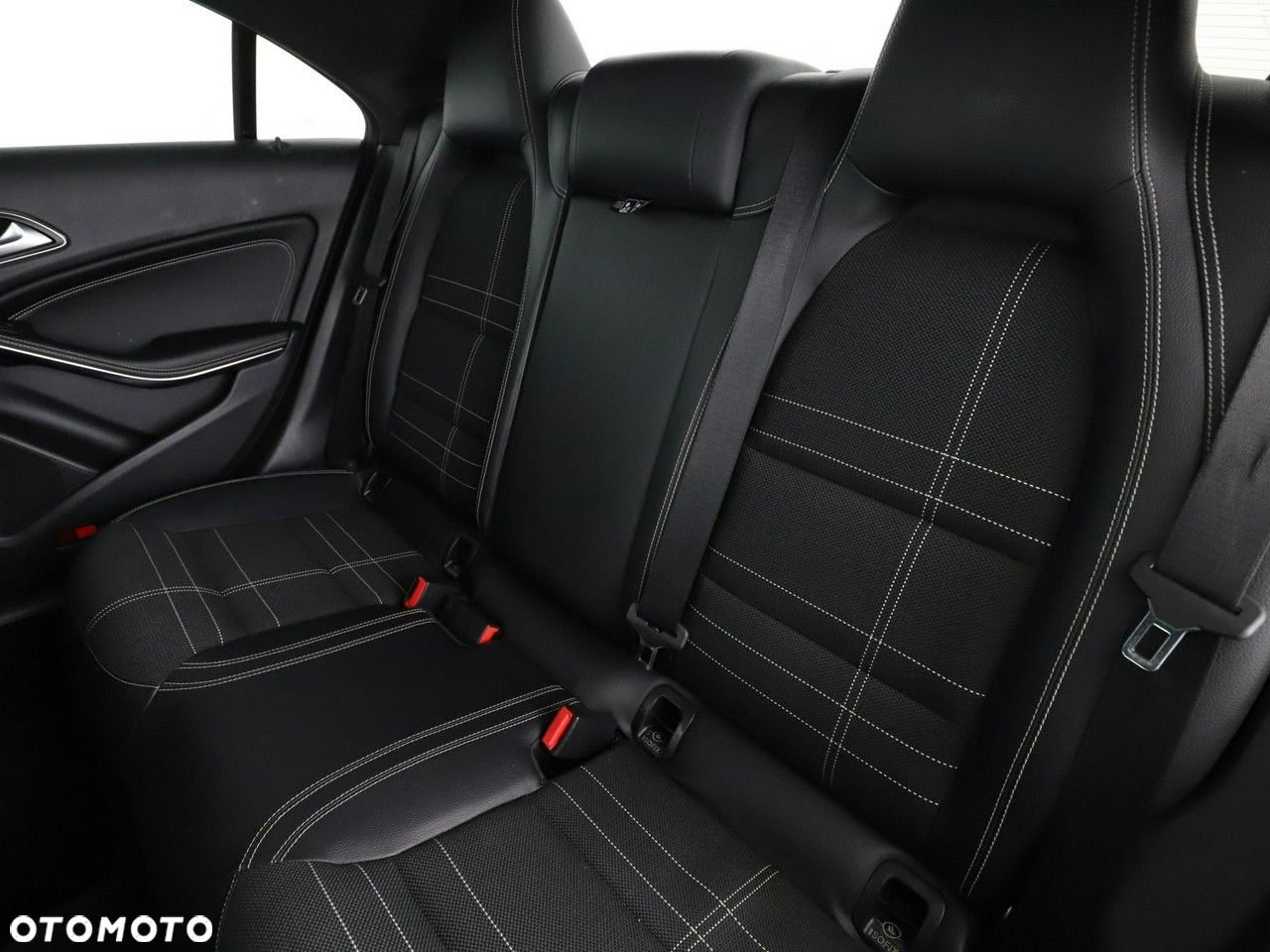 Mercedes-Benz CLA 180 Urban - 17