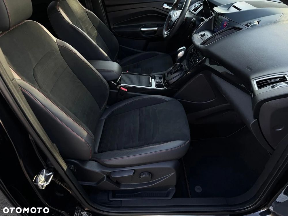 Ford Kuga 2.0 TDCi 4x4 ST-Line - 34