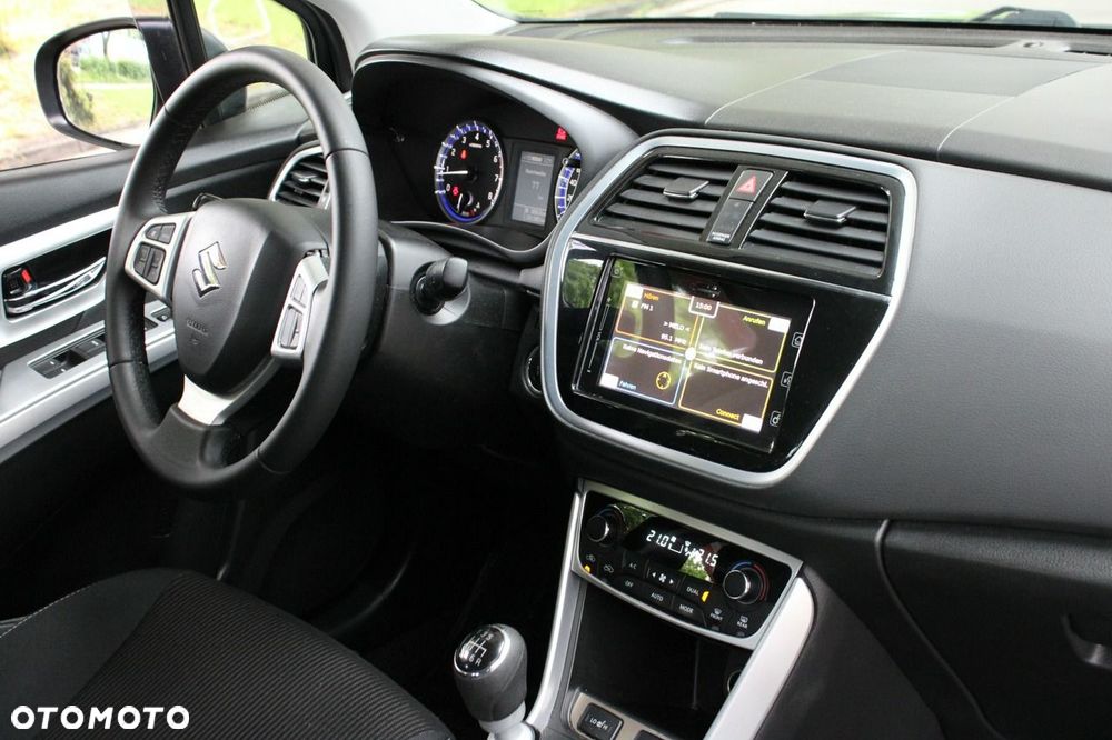 Suzuki SX4 S-Cross 1.4 T Premium 4WD - 24
