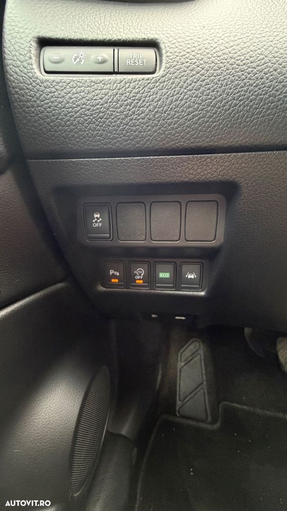 Nissan Qashqai 1.6 DCI Xtronic TEKNA - 6