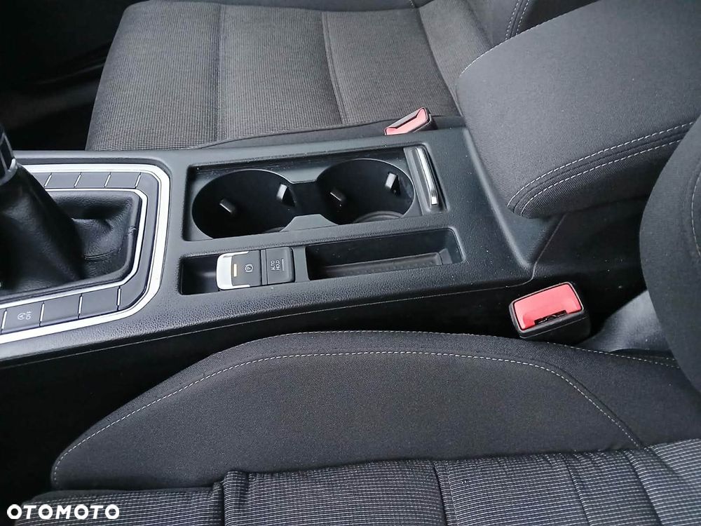 Volkswagen Passat 2.0 TDI (BlueMotion Technology) Comfortline - 4