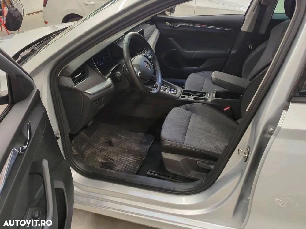 Skoda Octavia Combi 2.0 TDI DSG Style - 4