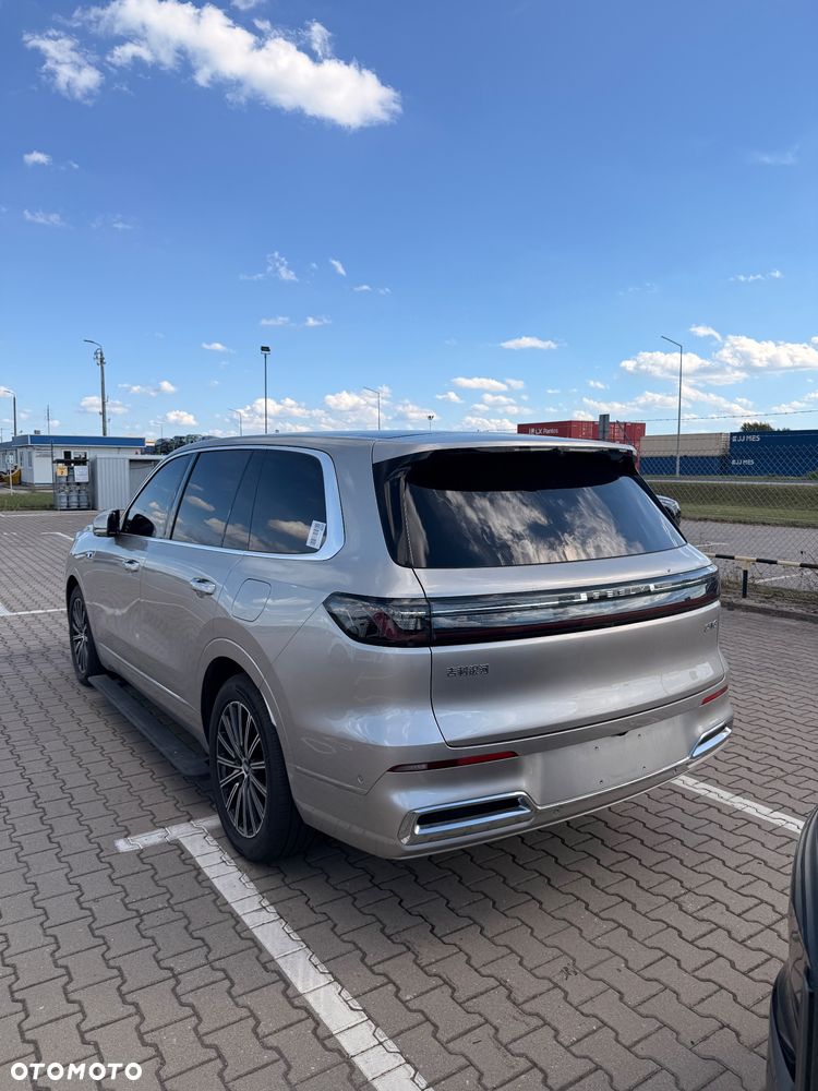 Geely M9 - 16