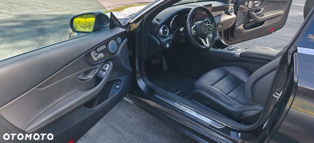 Mercedes-Benz Klasa C 300 4MATIC 9G-TRONIC - 33