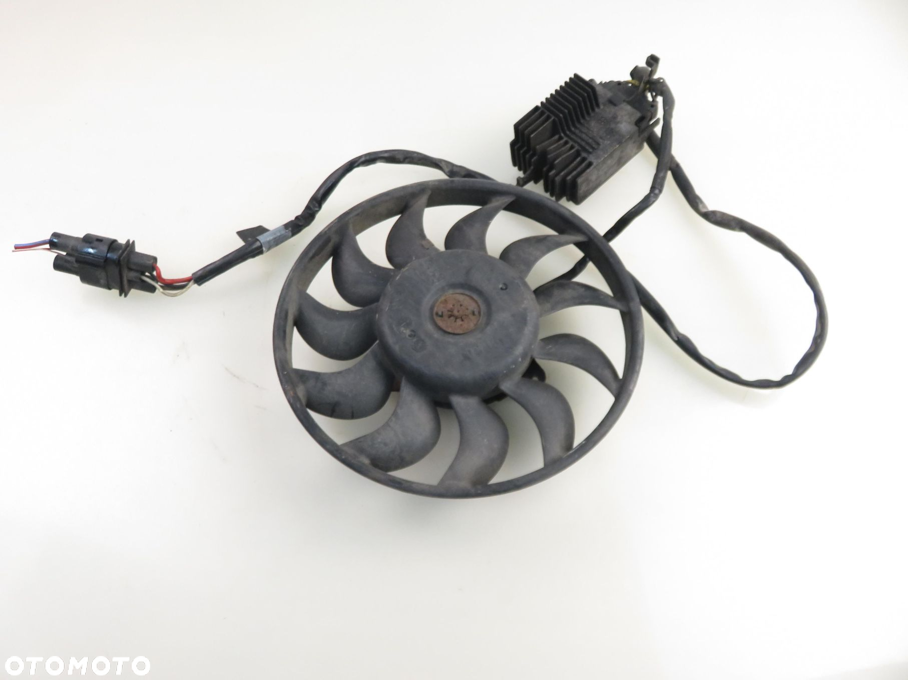 WENTYLATOR CHŁODNICY AUDI A4 B6 1.9 TDI  8E0959501 - 7