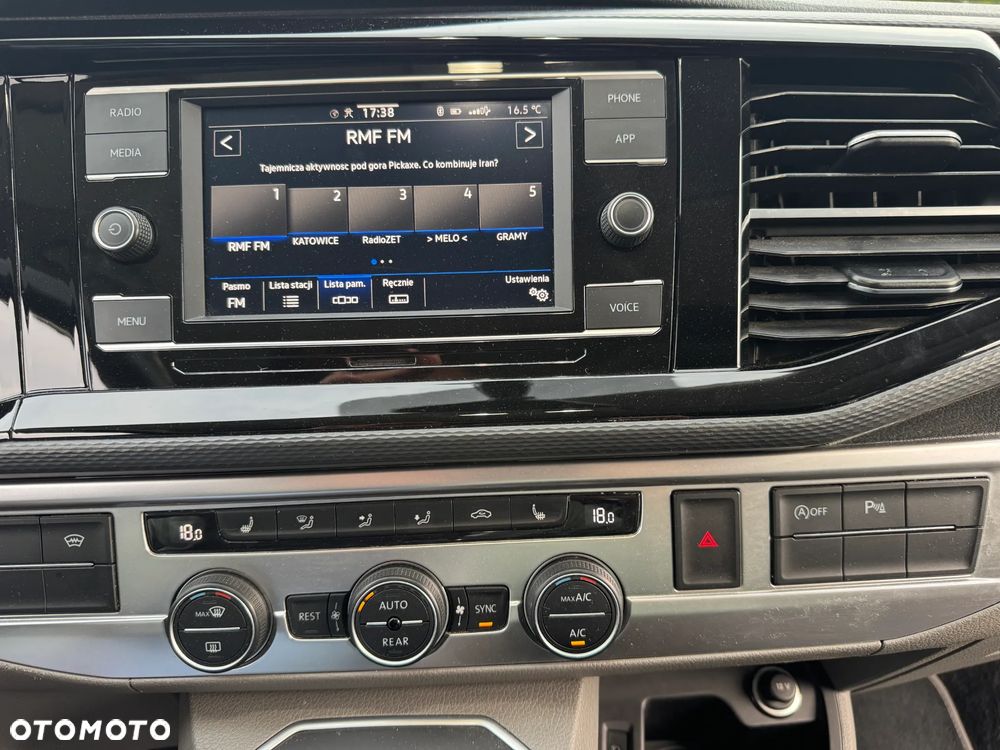 Volkswagen Caravelle - 36
