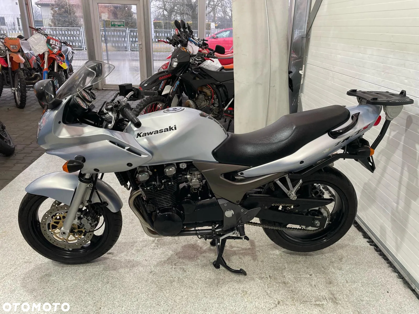 Kawasaki ZR - 18