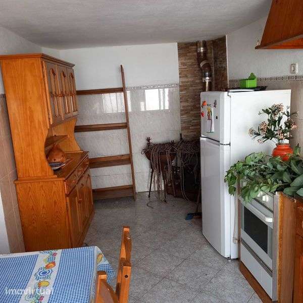 Alugo casa zona tranquila com muita oferta de emprego - Grande imagem: 2/10