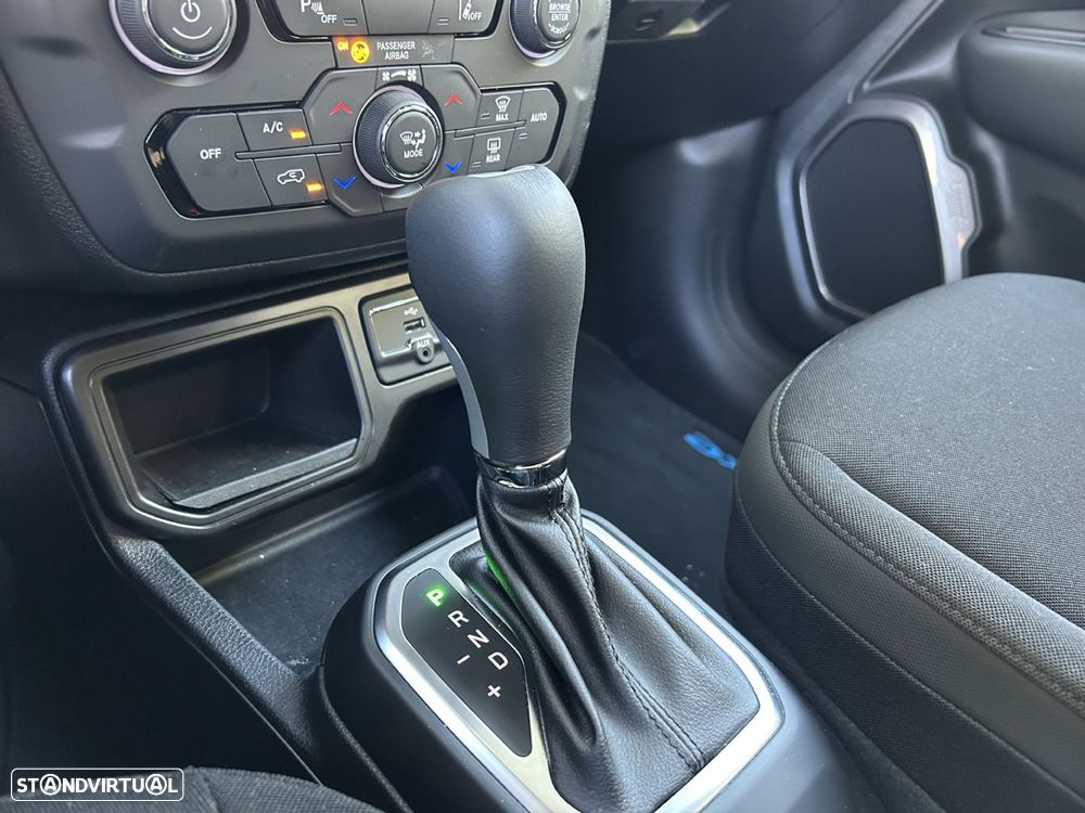 Jeep Renegade 1.3 T Limited S DCT - 13