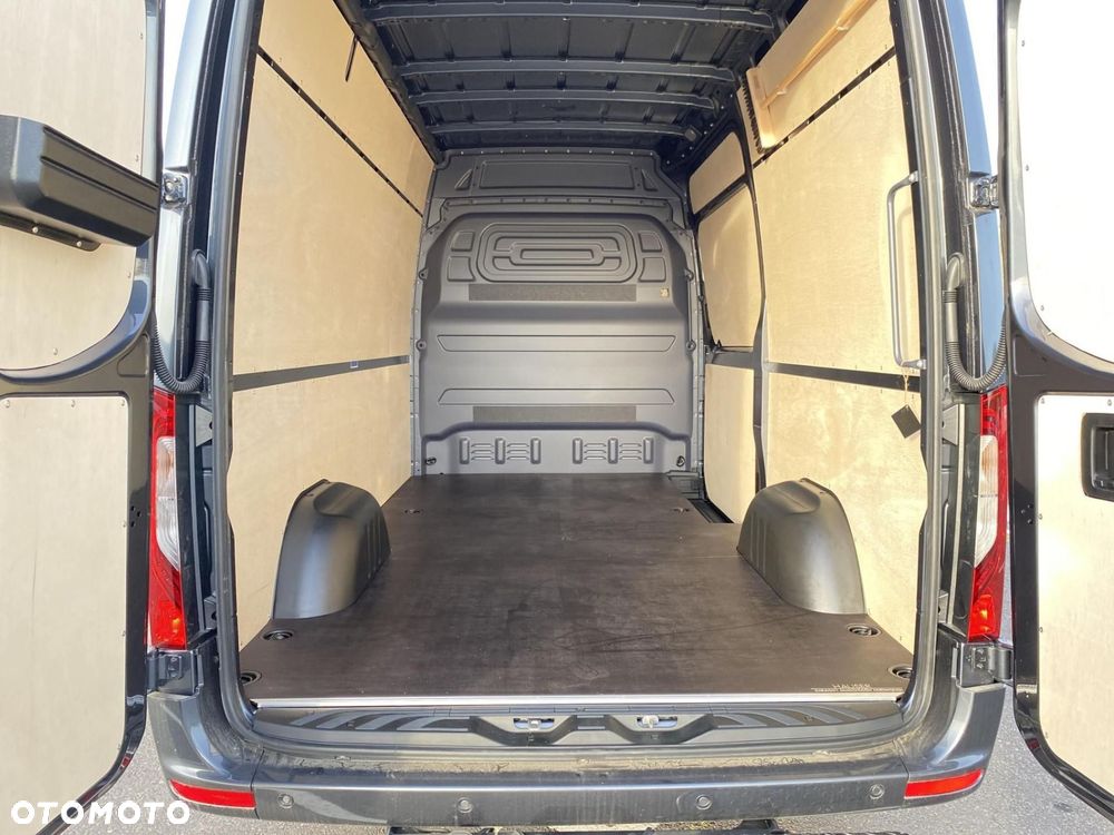 Mercedes-Benz Sprinter - 17