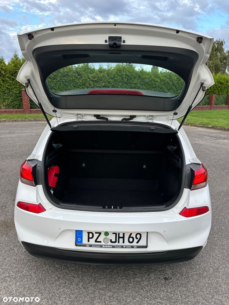 Hyundai i30 1.6 CRDI Intro - 33