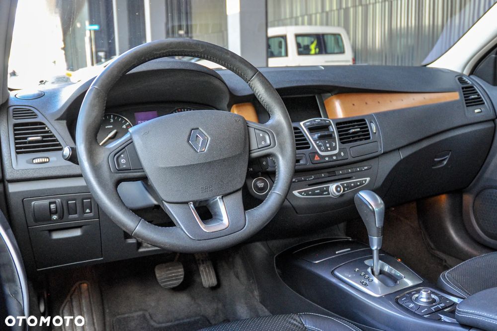 Renault Laguna 2.0 DCi Initiale - 9