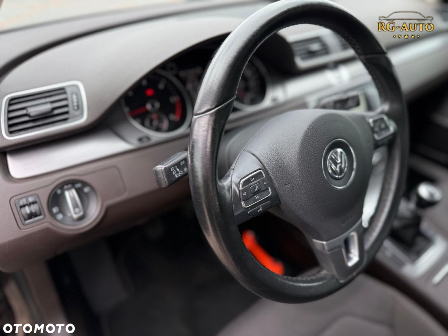 Volkswagen Passat - 38