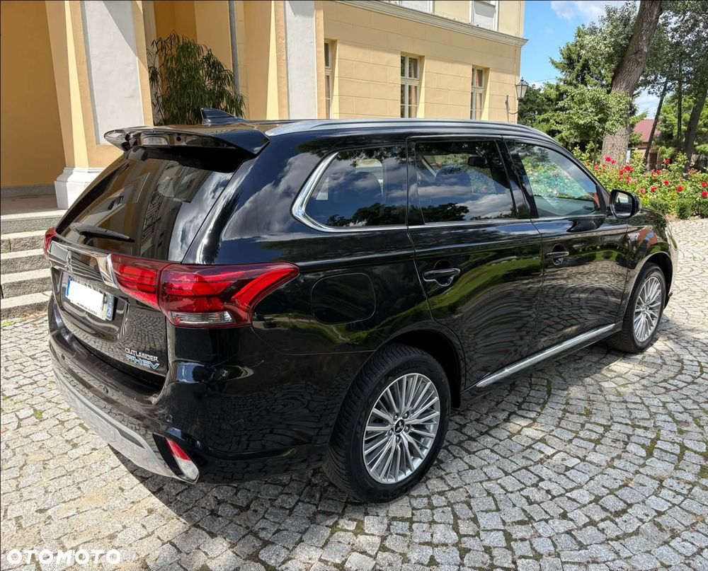 Mitsubishi Outlander - 9