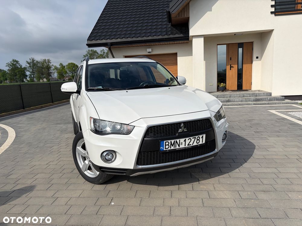Mitsubishi Outlander 3.0 V6 XLS - 3