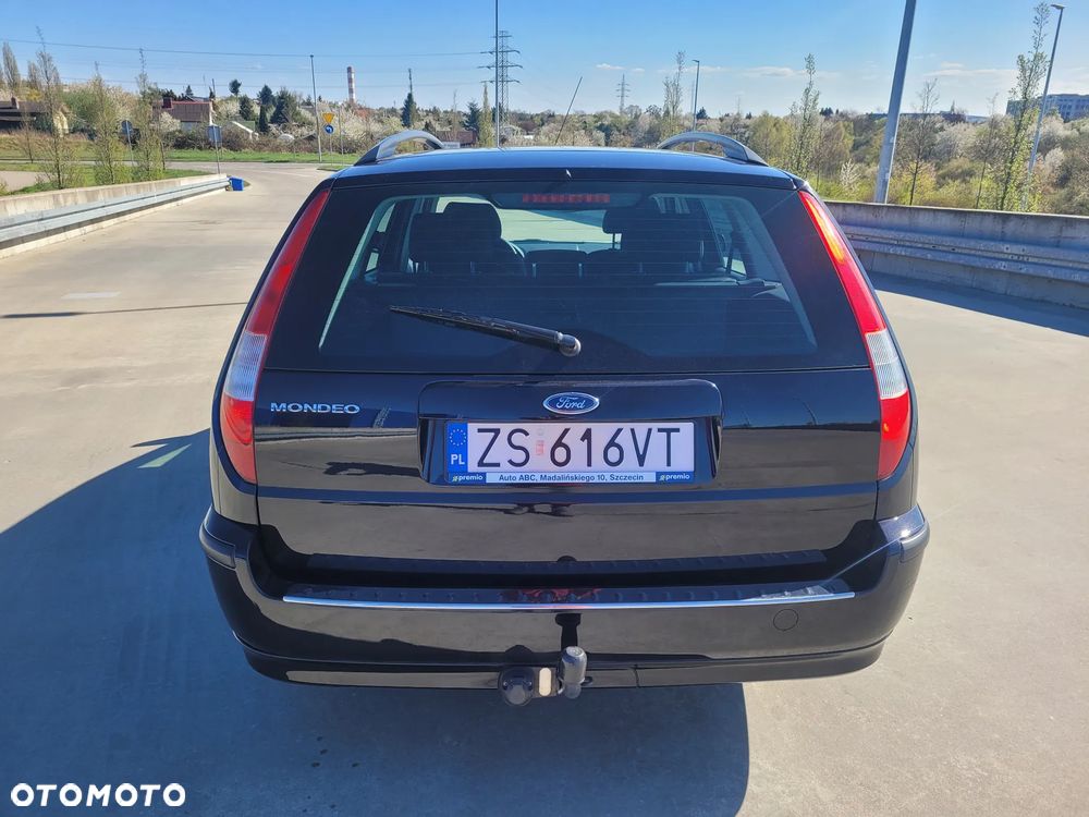 Ford Mondeo 1.8 Futura X - 18