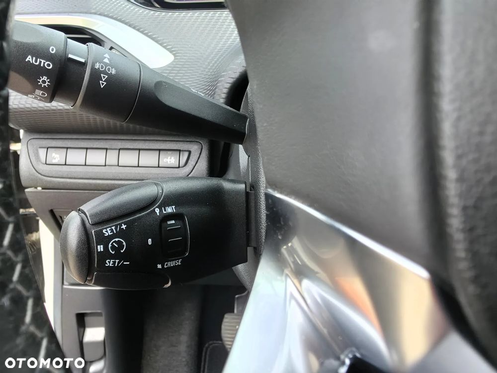 Peugeot 2008 1.6 VTi Allure - 20