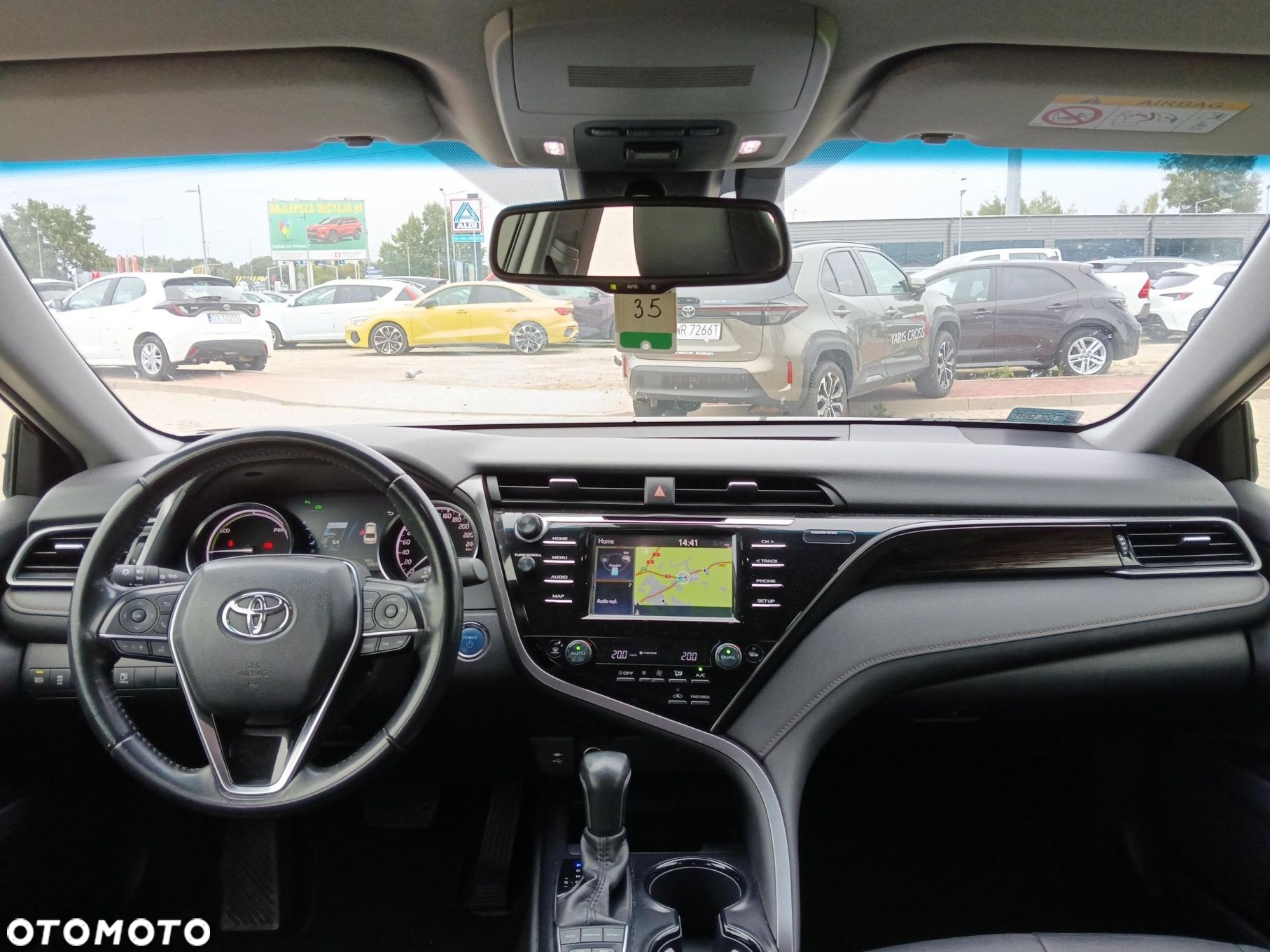 Toyota Camry 2.5 Hybrid Comfort CVT - 2