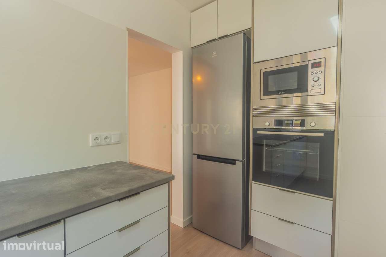 Arrendamento T2 em Paço de Arcos com cozinha equipada - Grande imagem: 4/26