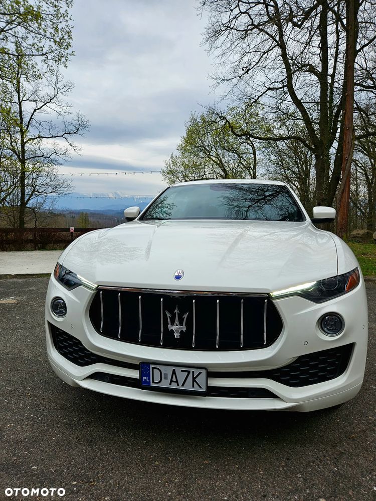 Maserati Levante - 3