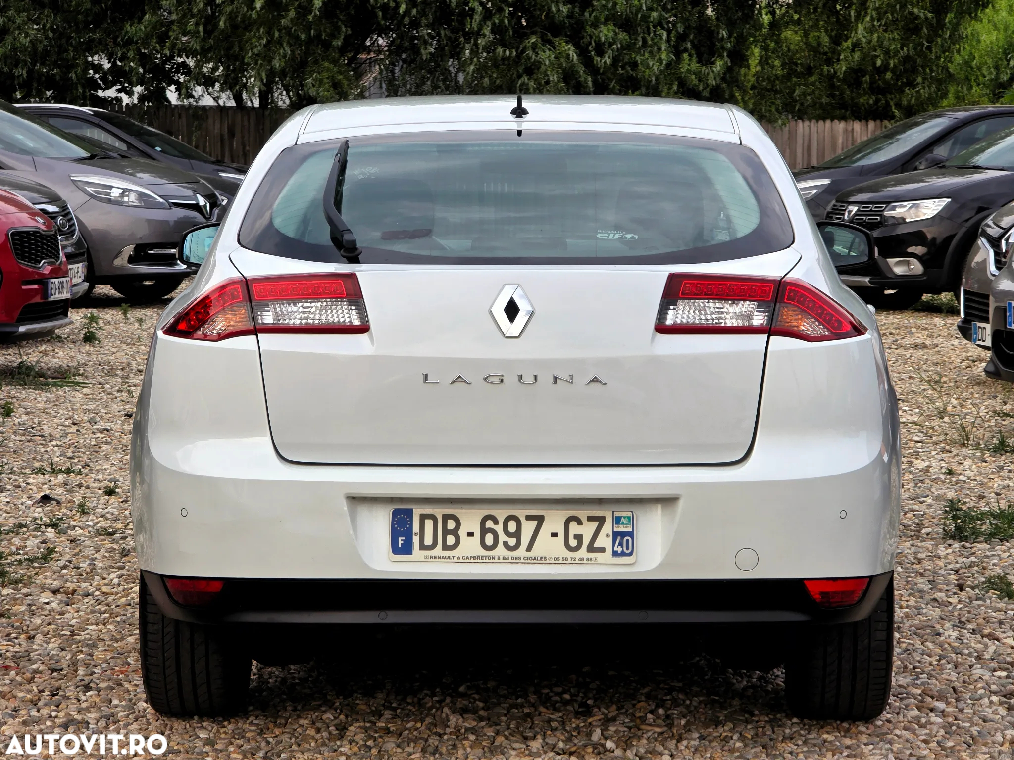 Renault Laguna dCi 110 FAP Bose Edition - 11