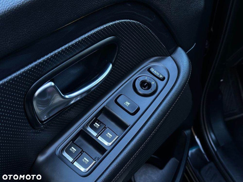 Kia Carens 1.7 CRDi L - 29