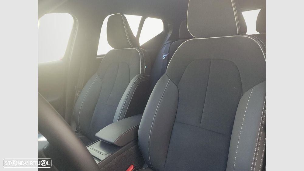 Volvo XC 40 2.0 B3 Core - 11