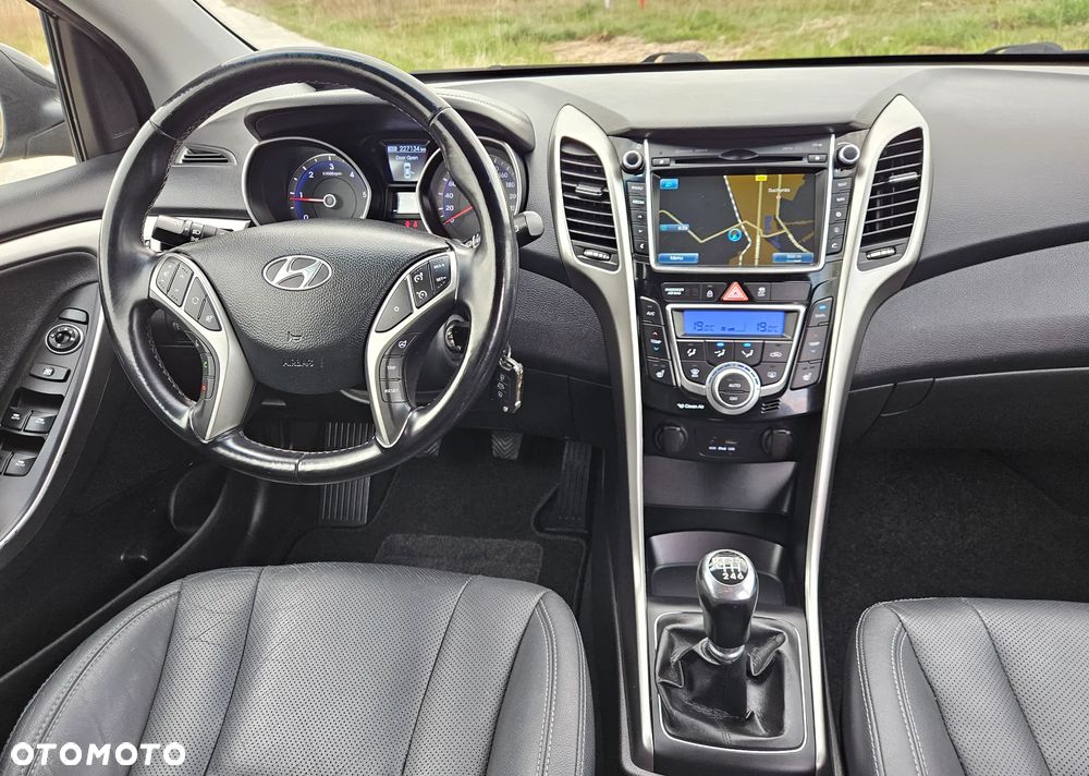 Hyundai i30 1.6 CRDi BlueDrive Premium - 14