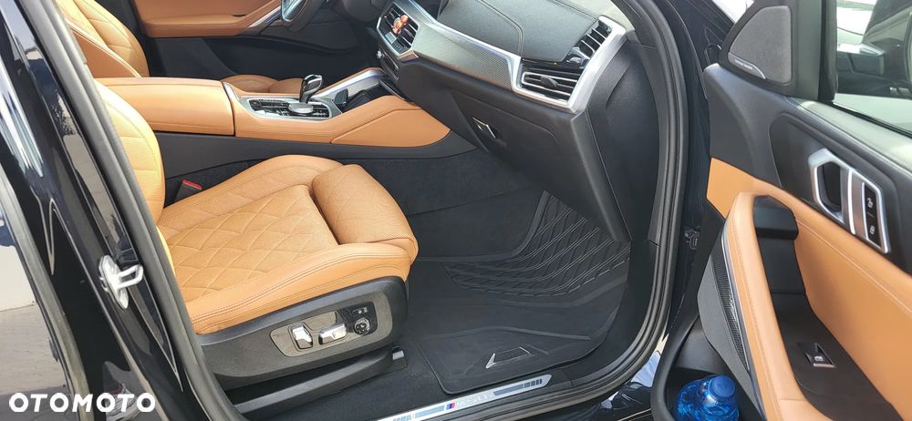 BMW X6 M50i - 12