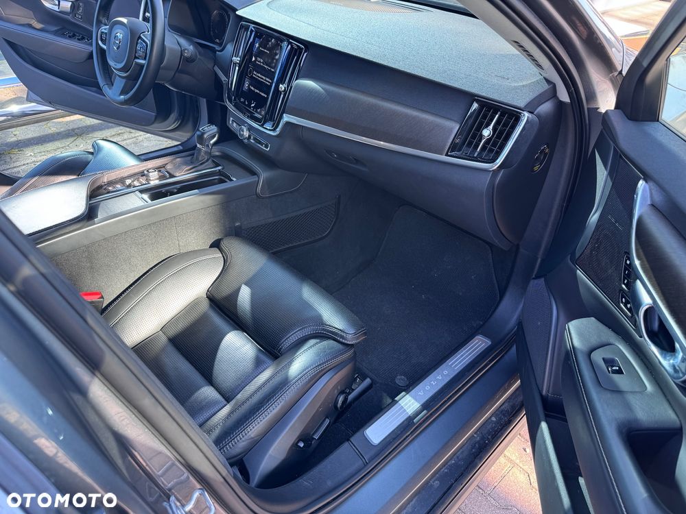 Volvo V90 D5 AWD Momentum Pro - 7