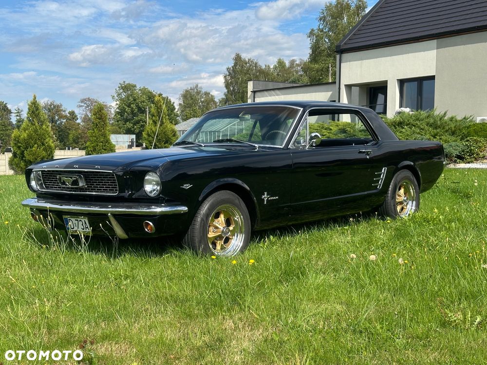 Ford Mustang - 2