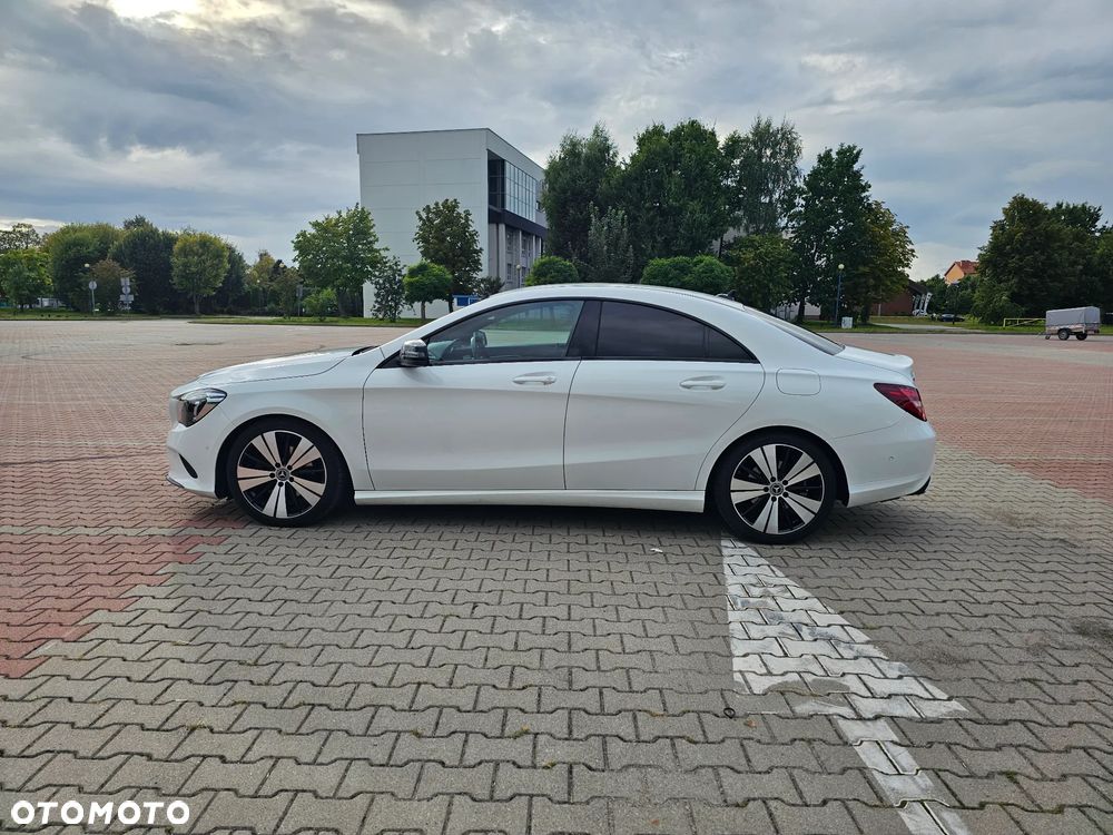 Mercedes-Benz CLA 200 7G-DCT - 4