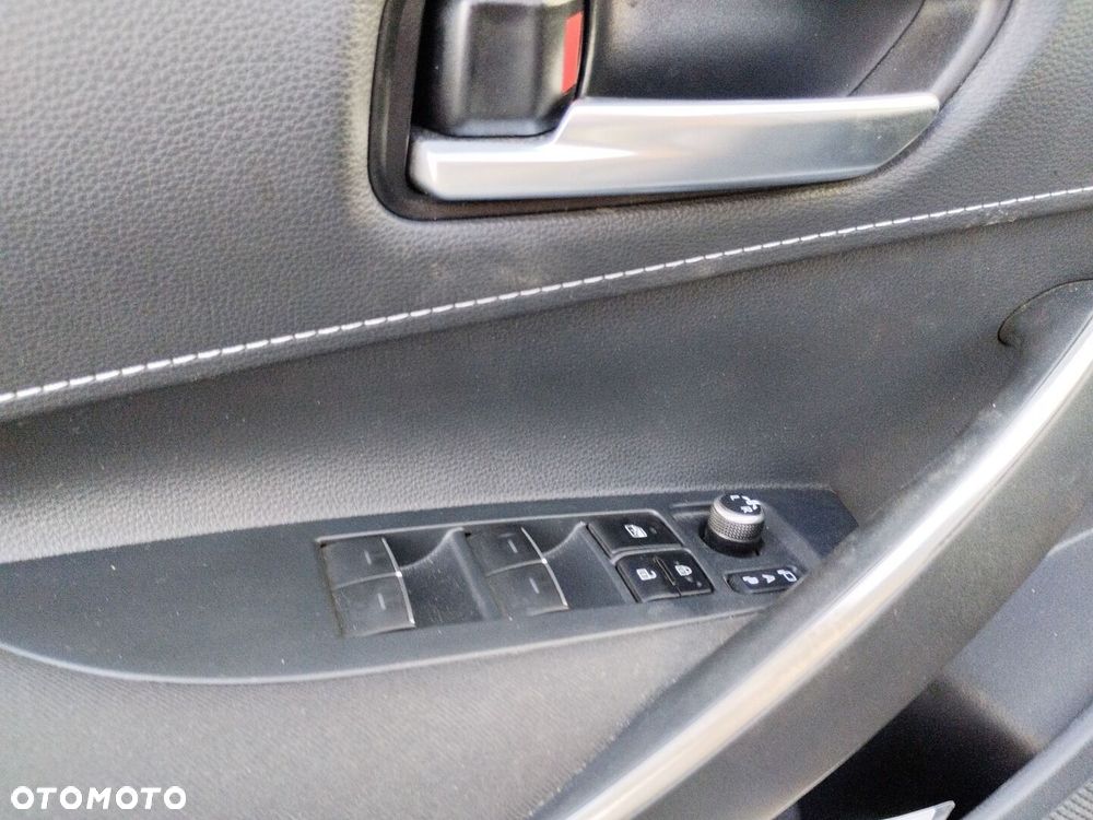 Toyota Corolla 1.8 Hybrid Comfort - 24