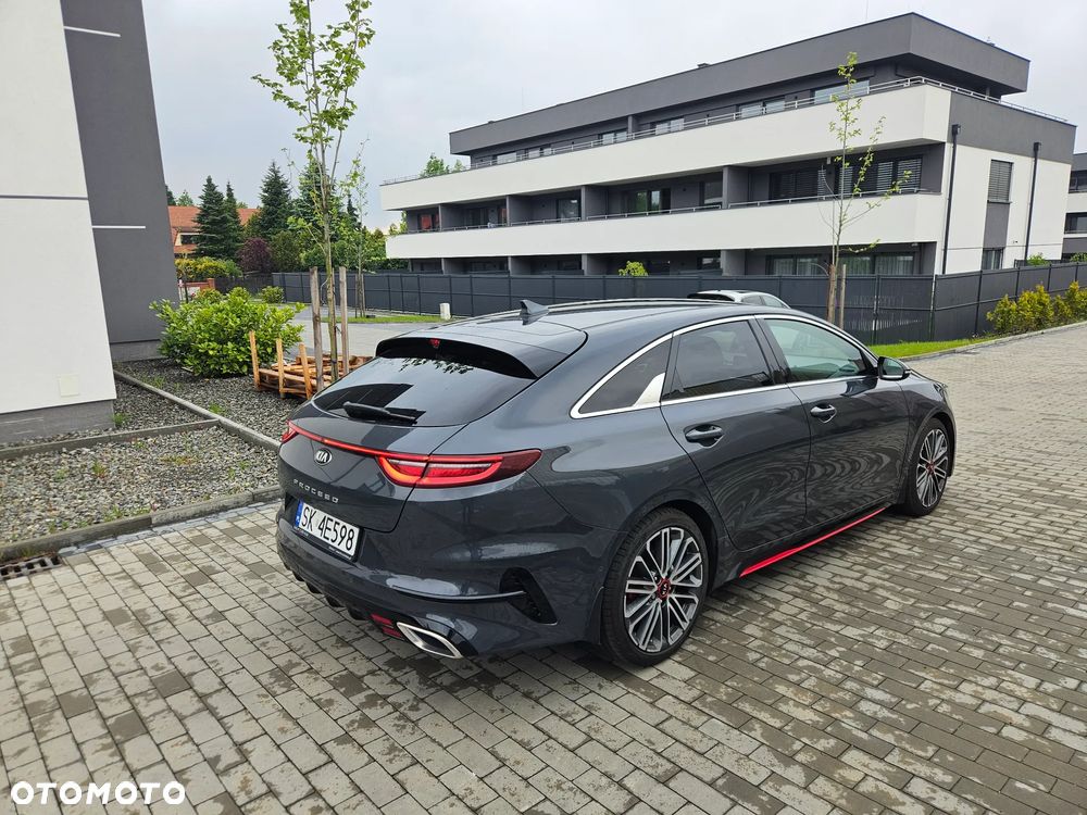 Kia ProCeed 1.6 T-GDI GT DCT - 16