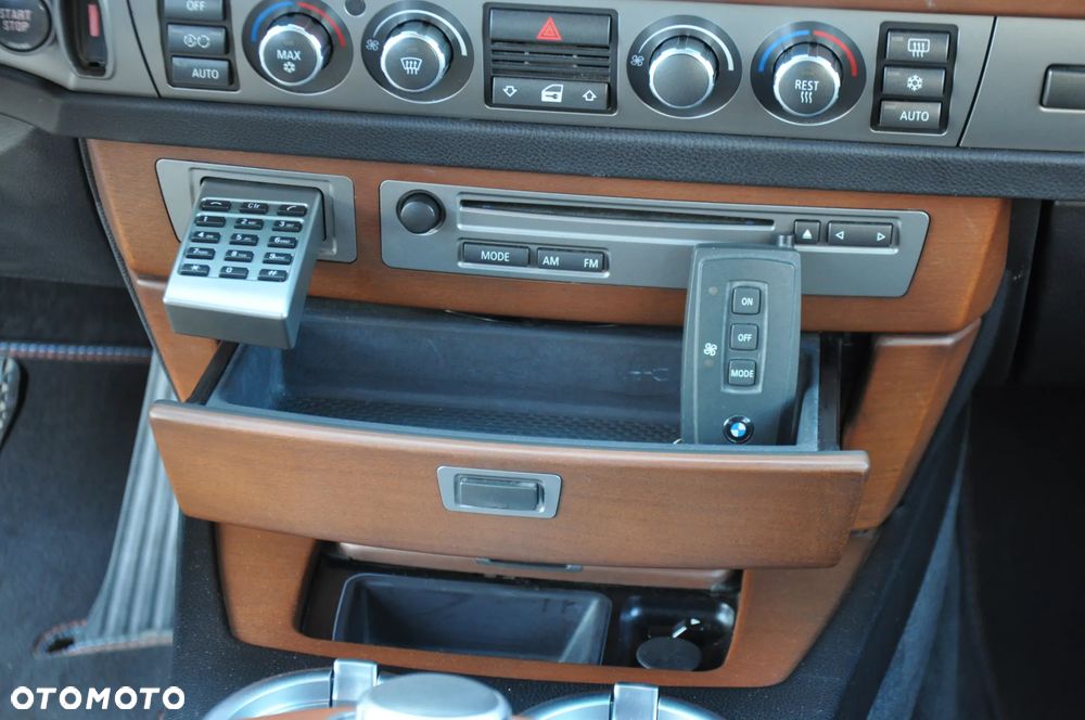 BMW Seria 7 740i - 25