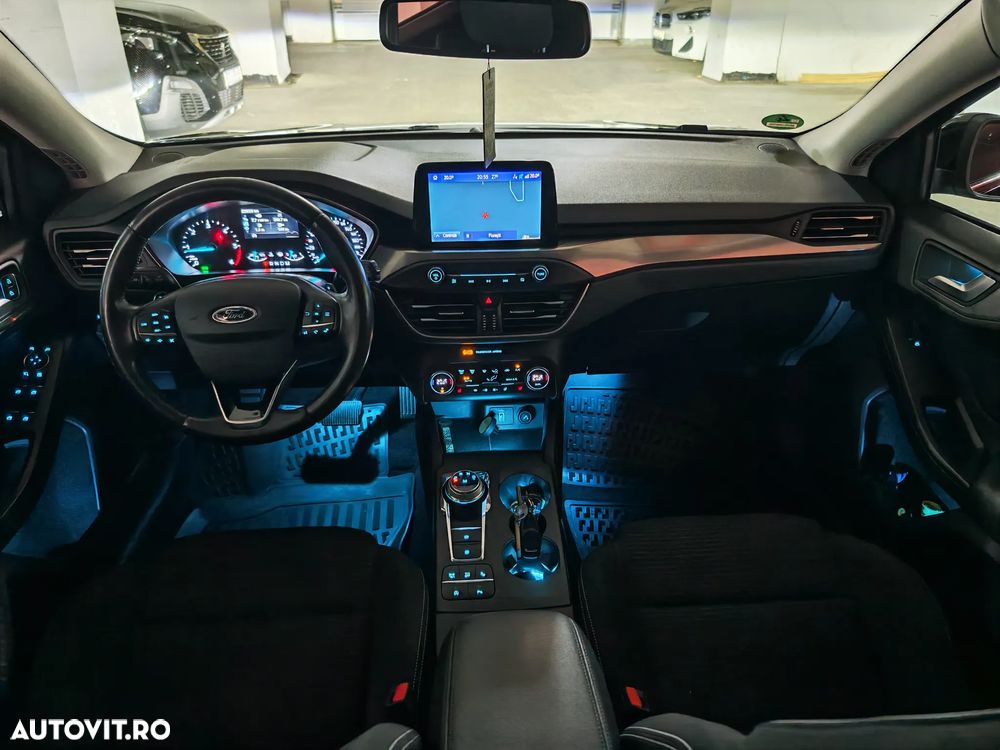 Ford Focus 2.0 TDCi Powershift Titanium - 11