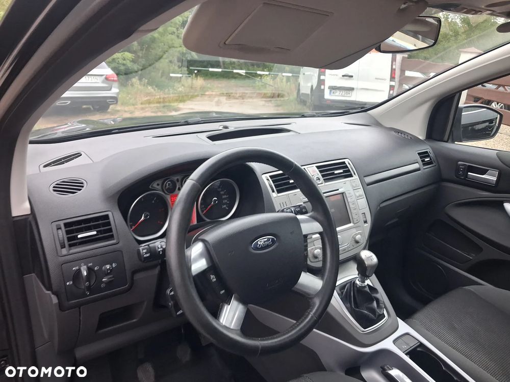 Ford Kuga 2.0 TDCi 2x4 Titanium - 20