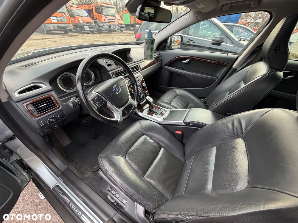 Volvo XC 70 3.2 AWD Momentum - 9