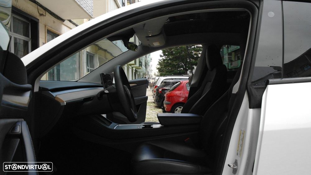 Tesla Model Y Long Range Tração Integral - 31