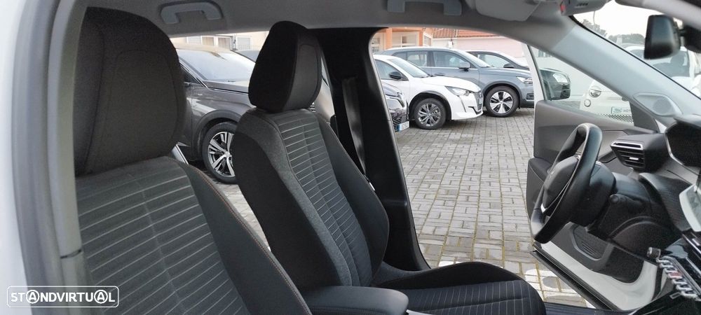 Peugeot e-2008 50 kWh Allure Pack - 16