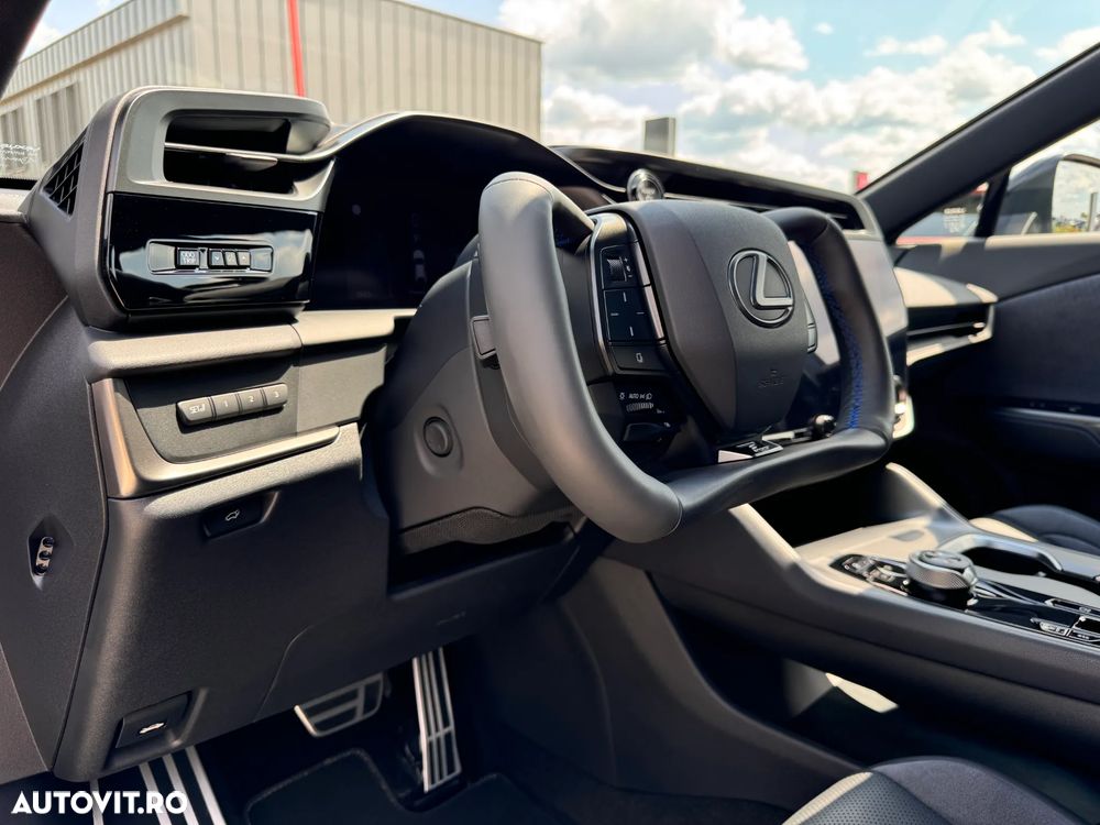 Lexus RZ 550e F SPORT - 13