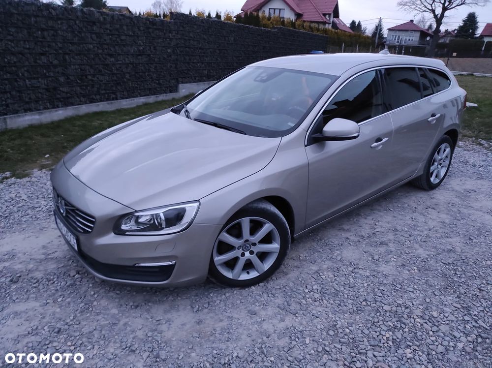 Volvo V60 T5 Drive-E Momentum - 10