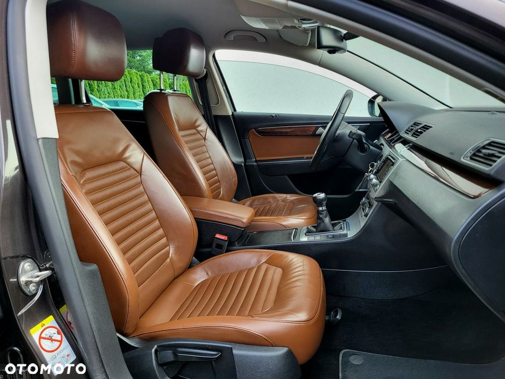 Volkswagen Passat - 2