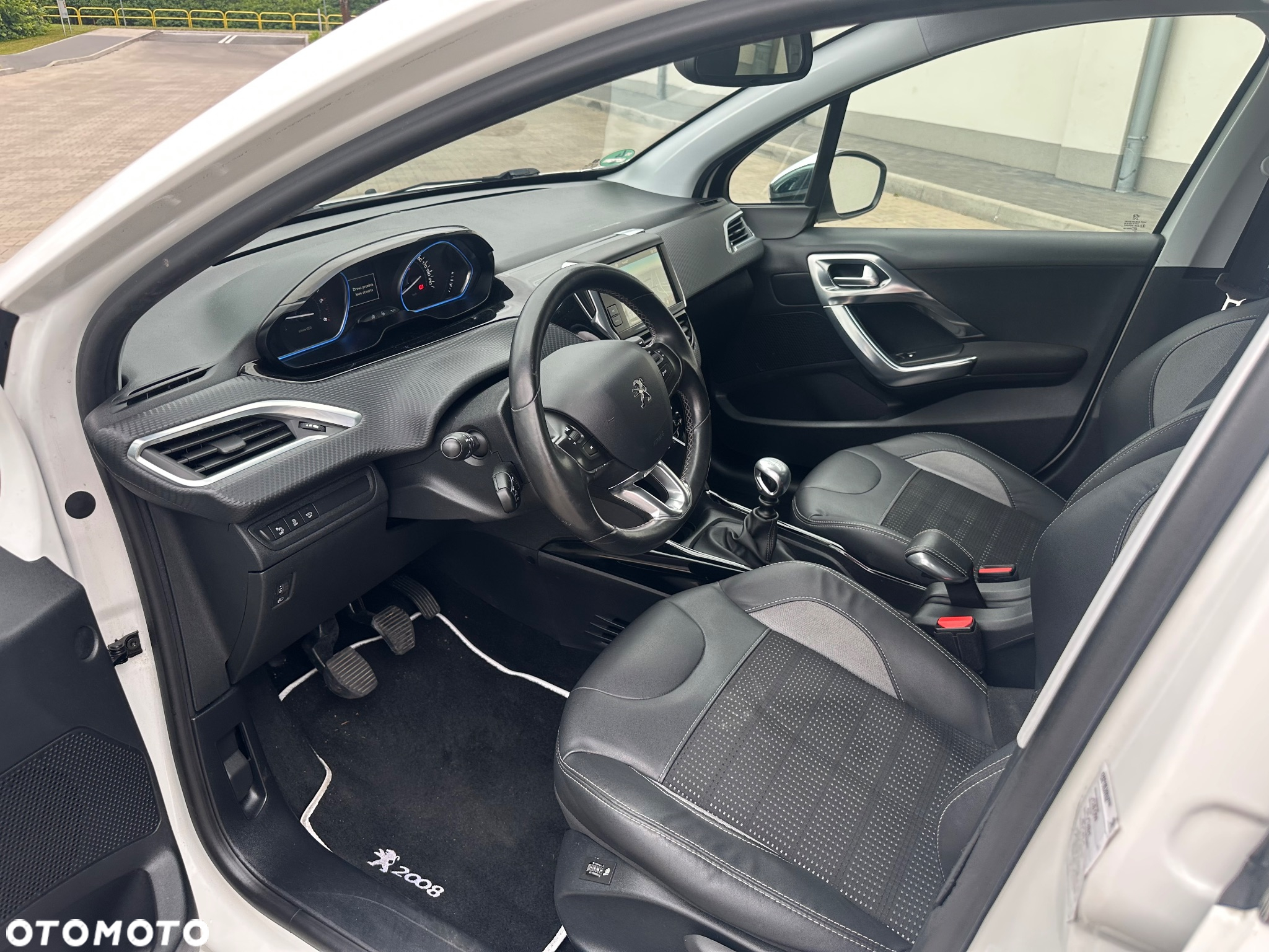 Peugeot 2008 BlueHDi FAP 120 STOP & START Allure - 24