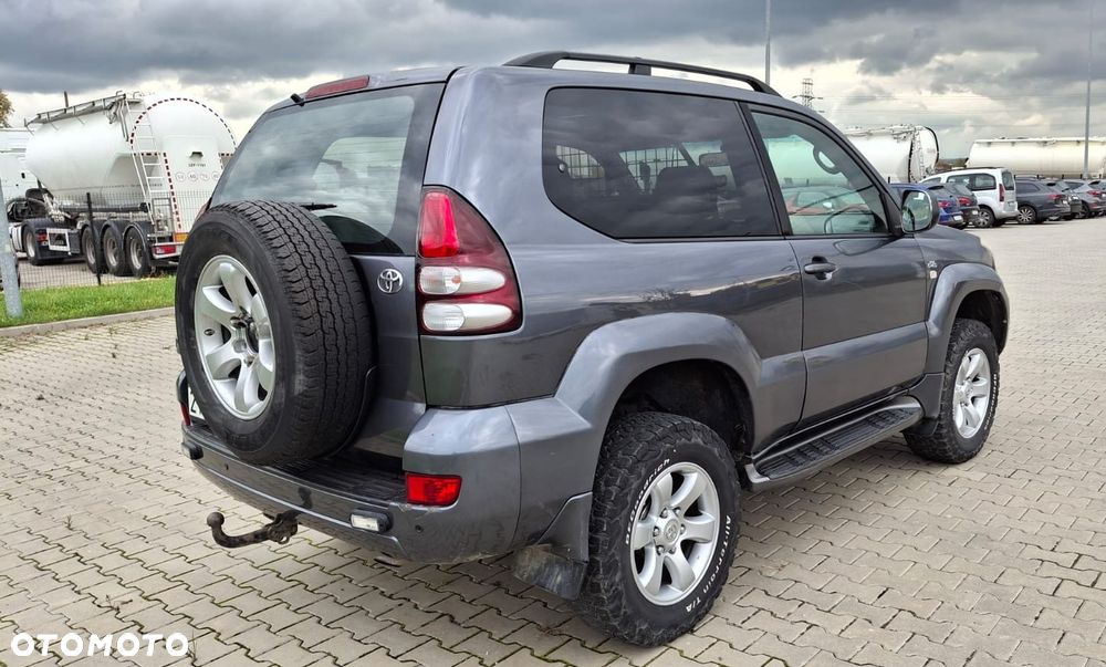 Toyota Land Cruiser - 4
