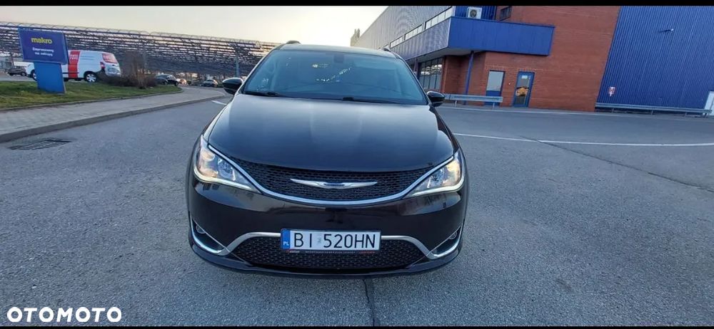 Chrysler Pacifica - 1