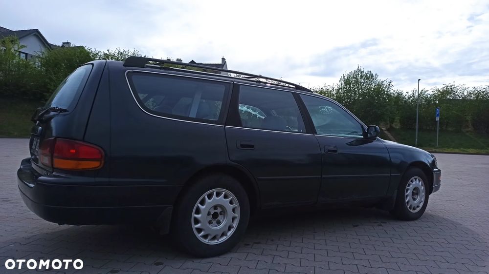 Toyota Camry 3.0 V6 LE - 11